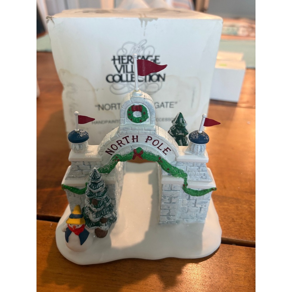 Department 56 Heritage Village North Pole Gate OS Accessory Christmas 5632-4